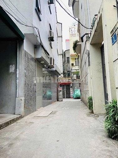 Yên Hoà, sổ vuông đét, vài bước ra phố, nhà đẹp bê tông b5