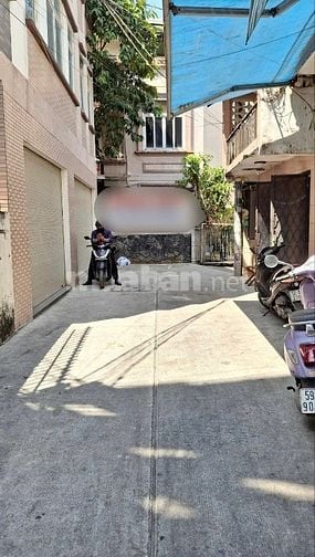 Hẻm xe hơi Cách Mặt tiền 3 căn nhà ngang 4m 4Tầng,Hẻm an ninh sạch sẽ 