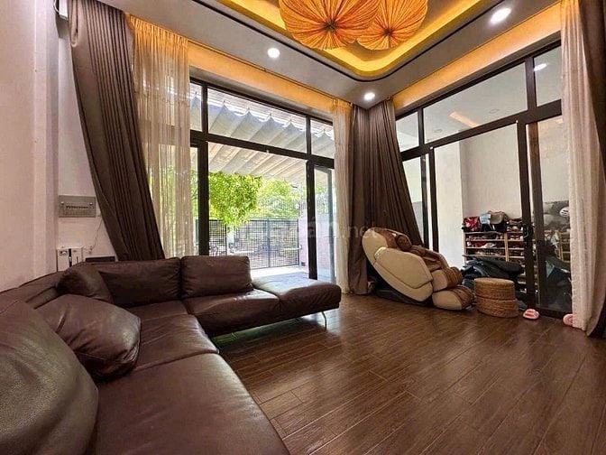 Bán nhà 02 tầng (ngang 8m-dài 20m) gần Chợ Bình Tây Quận 6 giá 2,5 tỷ
