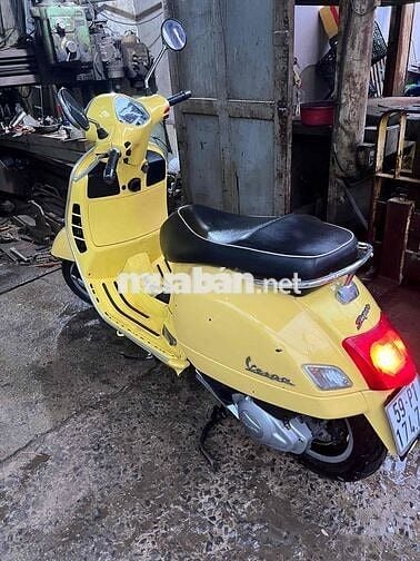 vespa nhập gts 4v