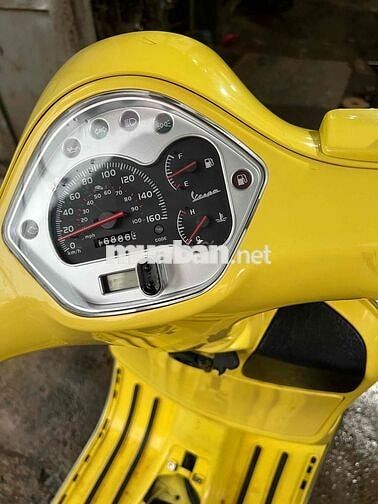 vespa nhập gts 4v