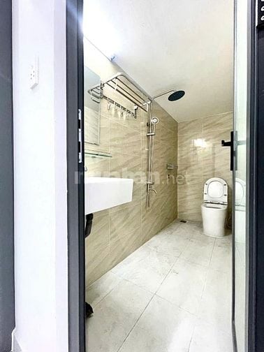 Cho thuê nhà mặt tiền Trần Phú, P4,Q5 giá 8.5tr