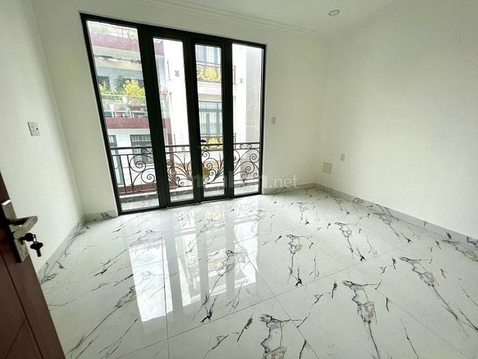 Ngay Tỉnh Lộ 10, Nhà 5 Tầng, 57m2, Ngang 7,2m, HXH 6m, SHR,Chỉ 4,9Tỷ