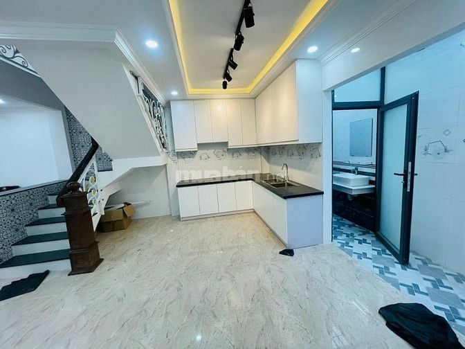 Ngay Tỉnh Lộ 10, Nhà 5 Tầng, 57m2, Ngang 7,2m, HXH 6m, SHR,Chỉ 4,9Tỷ