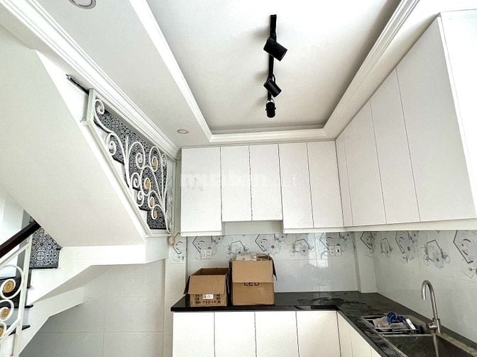 Ngay Tỉnh Lộ 10, Nhà 5 Tầng, 57m2, Ngang 7,2m, HXH 6m, SHR,Chỉ 4,9Tỷ
