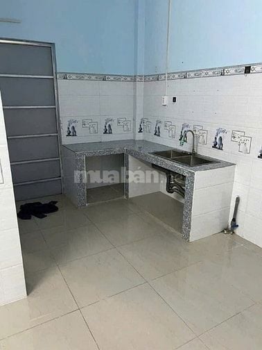 Bán nhà 670tr, đang cho thuê 8tr/tháng, ngay chợ Bình Chánh, SHR
