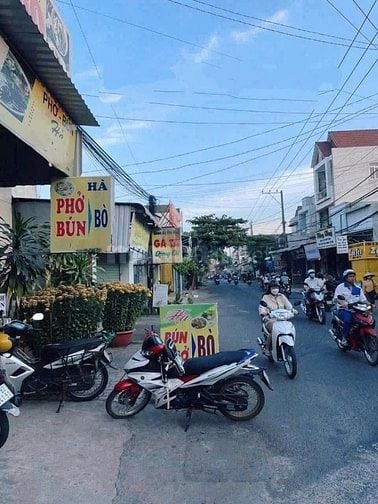 Bán nhà 670tr, đang cho thuê 8tr/tháng, ngay chợ Bình Chánh, SHR