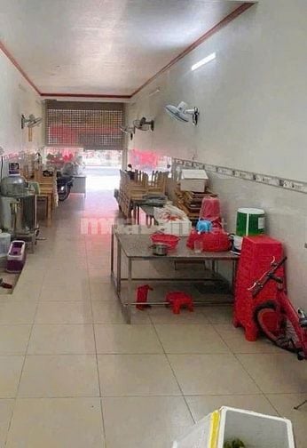 Bán nhà 670tr, đang cho thuê 8tr/tháng, ngay chợ Bình Chánh, SHR