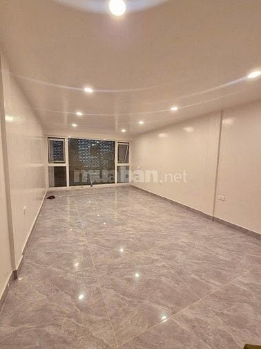 Bán nhà Nguyễn Trãi thoáng trước sau, kinh doanh, dt 70m2, 6t, mt 4m.