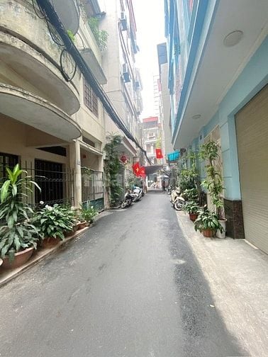 Bán nhà Nguyễn Trãi thoáng trước sau, kinh doanh, dt 70m2, 6t, mt 4m.