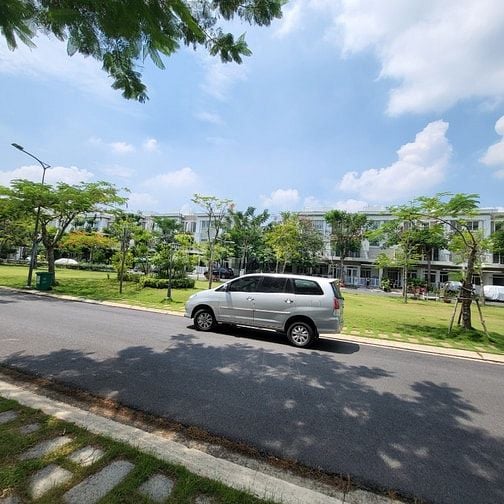 Cho thuê nhà thô nguyên căn 5x15, 1 trệt, 2 lầu Lovera Park Bình Chánh