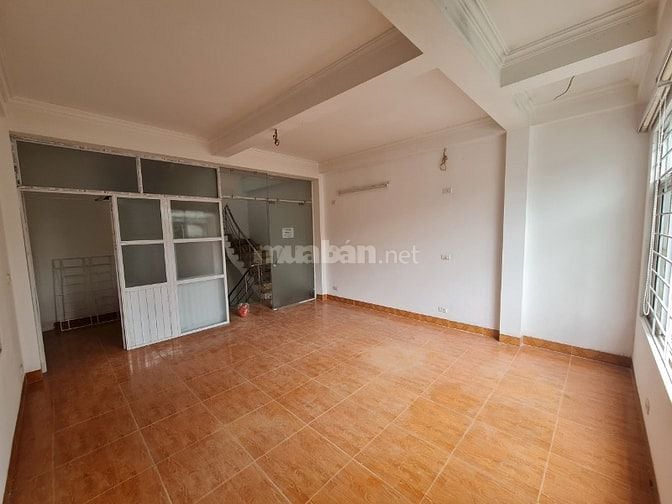 Cho thuê toà nhà mặt phố 333 Nguyễn Khang Cầu Giấy (có thương lượng)