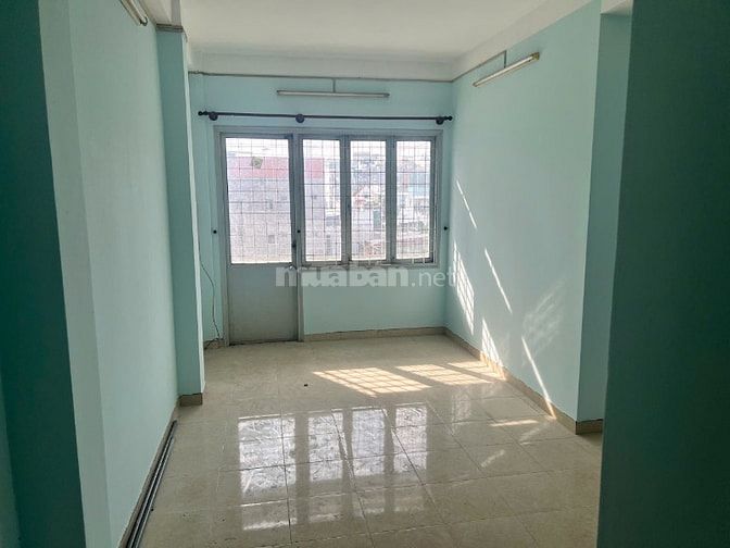 Dưới 3 tỷ - Bán gấp căn góc CC Q1 212B Nguyễn Trãi - SHR 