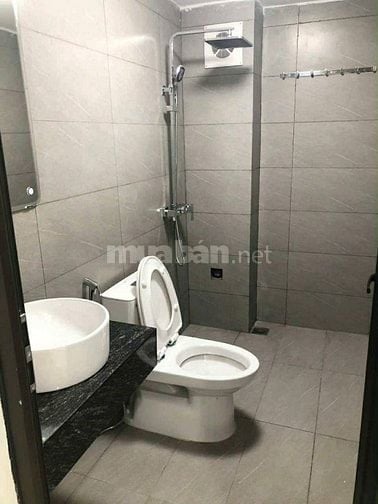 BÁN NHÀ LÔ GÓC PHỐ THANH AM - 61M2 - 5 TẦNG - GIẾNG TRỜI THOÁNG - 12 T