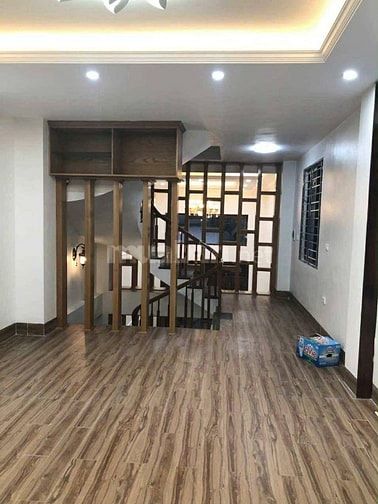 BÁN NHÀ LÔ GÓC PHỐ THANH AM - 61M2 - 5 TẦNG - GIẾNG TRỜI THOÁNG - 12 T