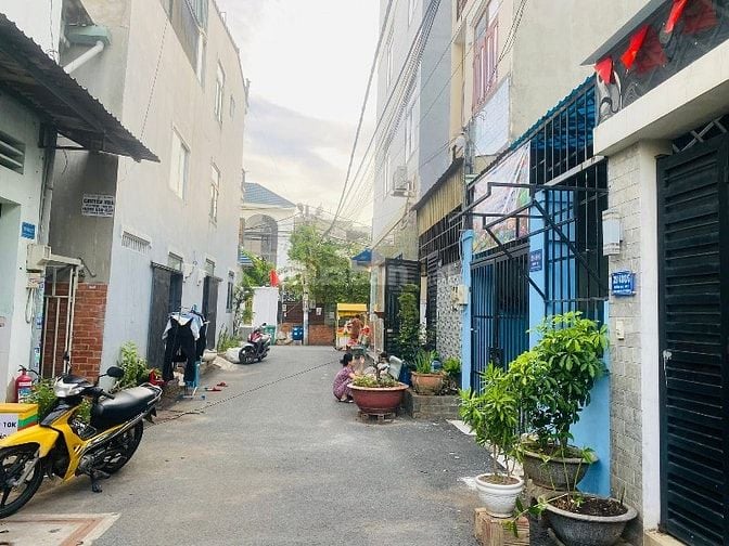 Bán nhà cấp 4 hẻm xe hơi 5m đường 102 Phường Tăng Nhơn Phú A, Quận 9
