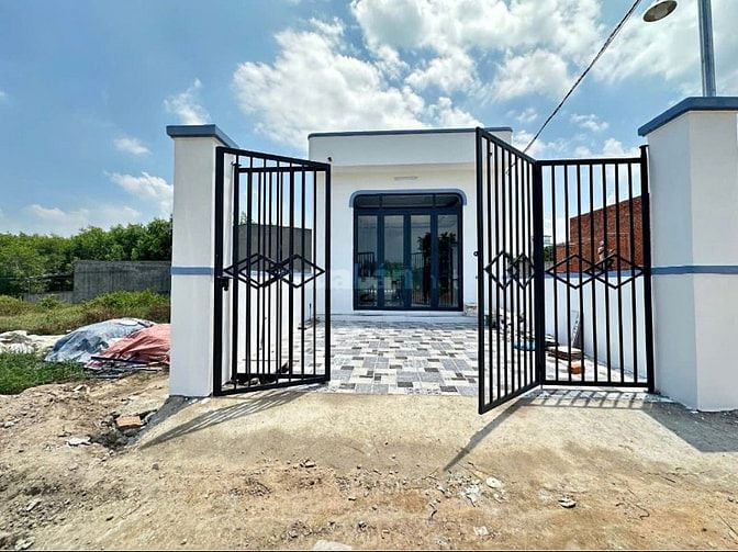 Chú Năm gửi bán căn nhà vườn 100m2 ngay trung tâm Trảng Bàng giá 600tr
