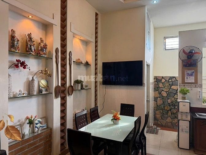 CHO THUÊ NHÀ NGUYÊN CĂN, MẶT TIỀN Ở VỊ TRÍ ĐẮC ĐỊA, GIÁ TỐT, VIEW ĐẸP 
