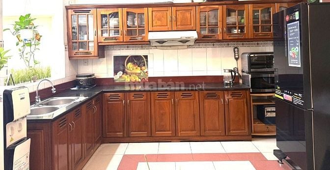 CHO THUÊ NHÀ NGUYÊN CĂN, MẶT TIỀN Ở VỊ TRÍ ĐẮC ĐỊA, GIÁ TỐT, VIEW ĐẸP 