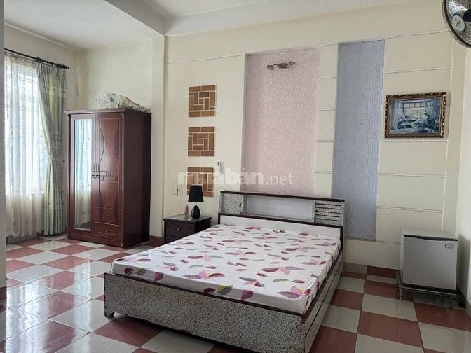 CHO THUÊ NHÀ NGUYÊN CĂN, MẶT TIỀN Ở VỊ TRÍ ĐẮC ĐỊA, GIÁ TỐT, VIEW ĐẸP 