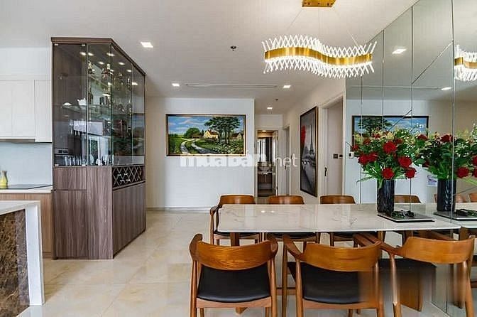 Chính chủ cần bán căn hộ CC Hyco 4, DT: 120m2, 3PN, giá: 6 tỷ, sổ hồng