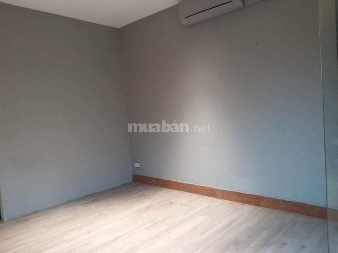 Cho thuê tầng một mặt đường Âu cơ 