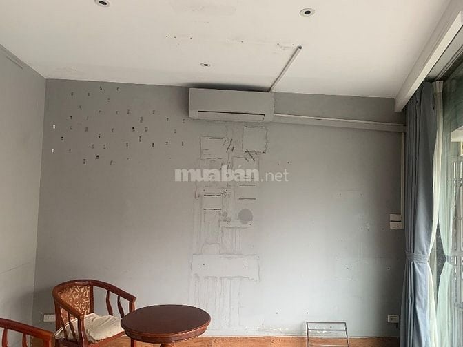 Cho thuê tầng một mặt đường Âu cơ 