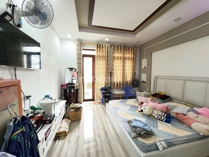 Bán nhà sát hẻm ô tô Ba Tháng Hai, Quận 10, 4x12.5, 3PN chỉ 7 tỷ hơn