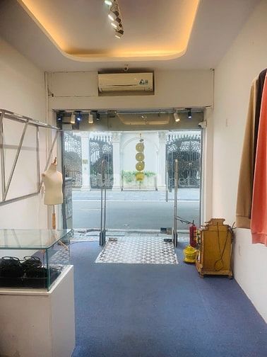 Cho thuê cửa hàng tại phố Mai Hắc Đế, diện tích 46 m2, + 1 nhà vệ sinh
