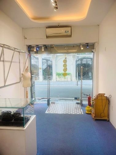 Cho thuê cửa hàng tại phố Mai Hắc Đế, diện tích 46 m2, + 1 nhà vệ sinh
