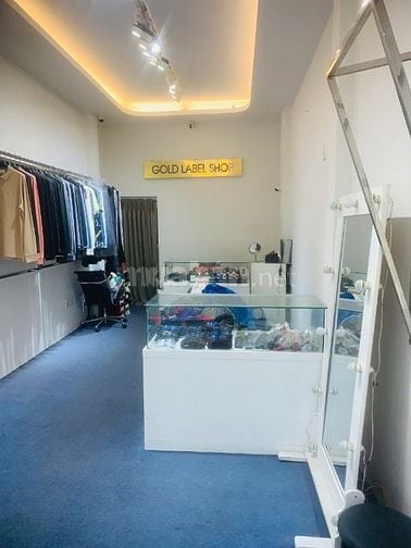 Cho thuê cửa hàng tại phố Mai Hắc Đế, diện tích 46 m2, + 1 nhà vệ sinh