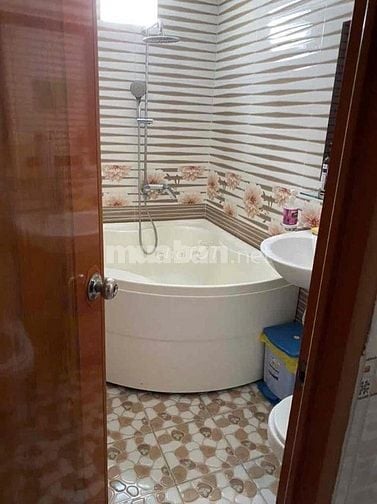Cho thuê nhà mặt tiền Hòa Bình, P.Hiệp Tân, Q.Tân Phú giá 30tr