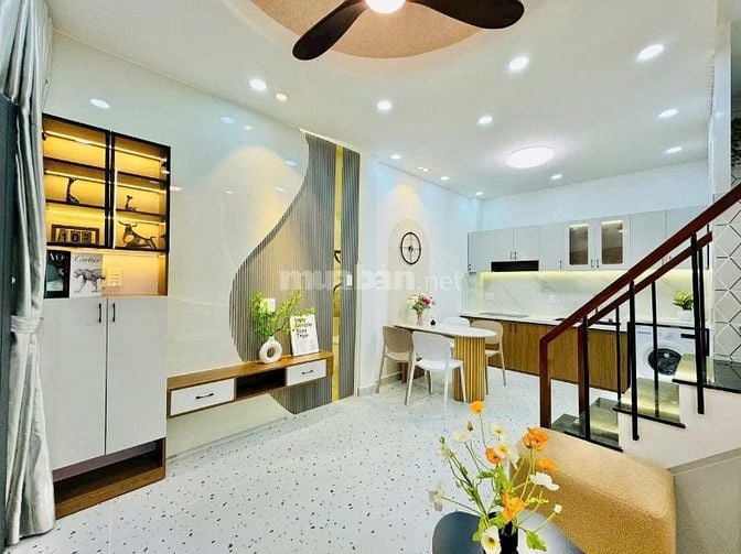 BÁN NHÀ NGỘP GẤP!Đ.Nguyễn Thị Nhỏ Phường 9 Tân Bình,DT:30m2/2.050 tỷ