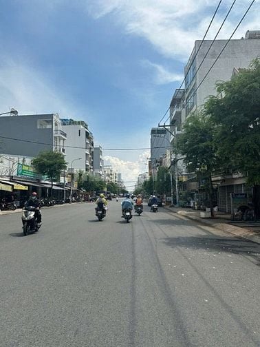 GẤP !  BÁN NHÀ MT 10M PHẠM VĂN BẠCH CHO THUÊ 30 TRIỆU P15 TÂN BÌNH
