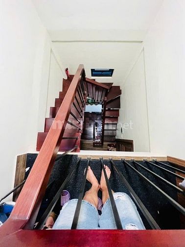 PHÂN LÔ LẠC TRUNG, Ô TÔ CHẠY VÒNG QUANH VÀO NHÀ, NGÕ THÔNG, KINH DOANH