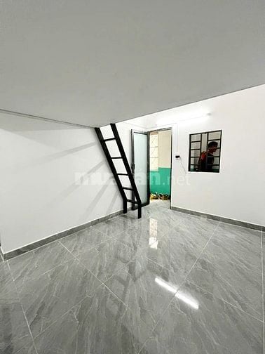 🏠 Phòng trọ giá rẻ, mới xây có gác, cửa sổ gần Đại học Hutech, GTVT