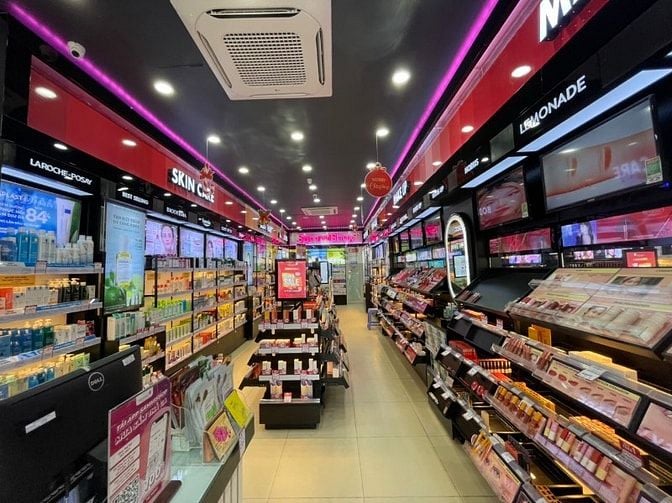 Siêu phẩm! Cho thuê mặt phố Nguyễn Phong Sắc - Cầu Giấy. DT: 55m2x 4T