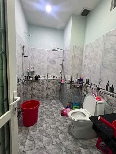 BÁN NHANH NHÀ 1 TRỆT 1 LẦU BÁN TẠP HOÁ Ở CHỢ BÌNH CHÁNH GIÁ 620TR