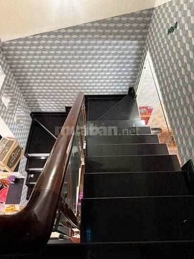 BÁN NHANH NHÀ 1 TRỆT 1 LẦU BÁN TẠP HOÁ Ở CHỢ BÌNH CHÁNH GIÁ 620TR