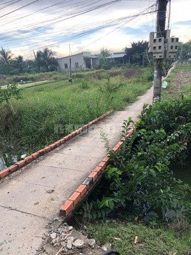 Đất vườn có sổ riêng đường bờ chùa