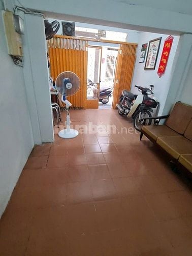 Bán Nhà nguyên căn khu dân cư thông ra nhiều đường 