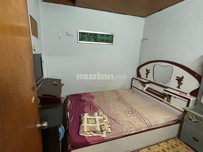 Bán Nhà nguyên căn khu dân cư thông ra nhiều đường 