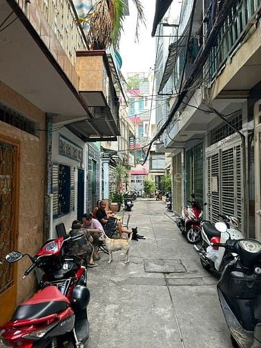 Bán Nhà nguyên căn khu dân cư thông ra nhiều đường 
