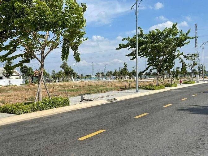 Bán nhanh lô đất đẹp thổ cư giá chỉ hơn 1tỷ nằm trục đường vào sân bay