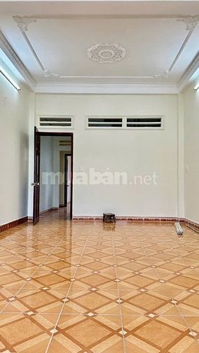 Cho thuê nhà 4 tầng mặt tiền đường Trịnh Đình Trọng 