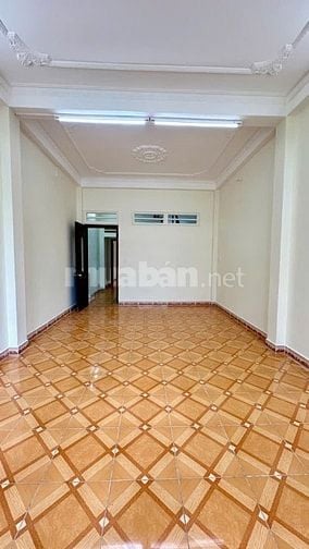Cho thuê nhà 4 tầng mặt tiền đường Trịnh Đình Trọng 