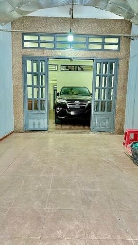 Cho thuê nhà 4 tầng mặt tiền đường Trịnh Đình Trọng 