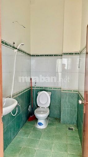 Cho thuê nhà 4 tầng mặt tiền đường Trịnh Đình Trọng 