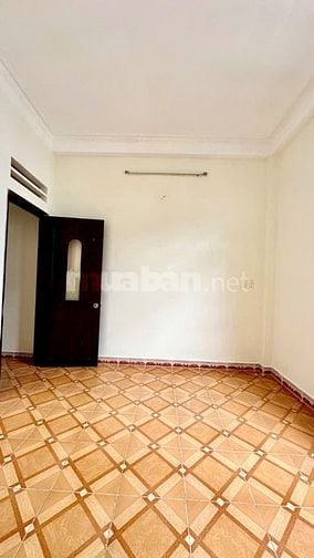 Cho thuê nhà 4 tầng mặt tiền đường Trịnh Đình Trọng 