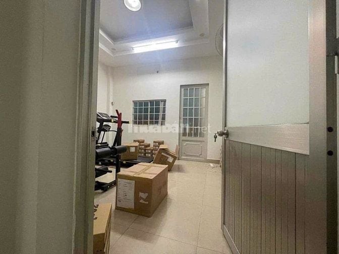 BÁN NHÀ NGAY TRUNG TÂM Q.7 GIÁ RẺ